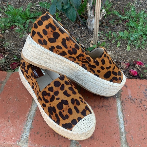 Espadrilles - Picture 3 of 3